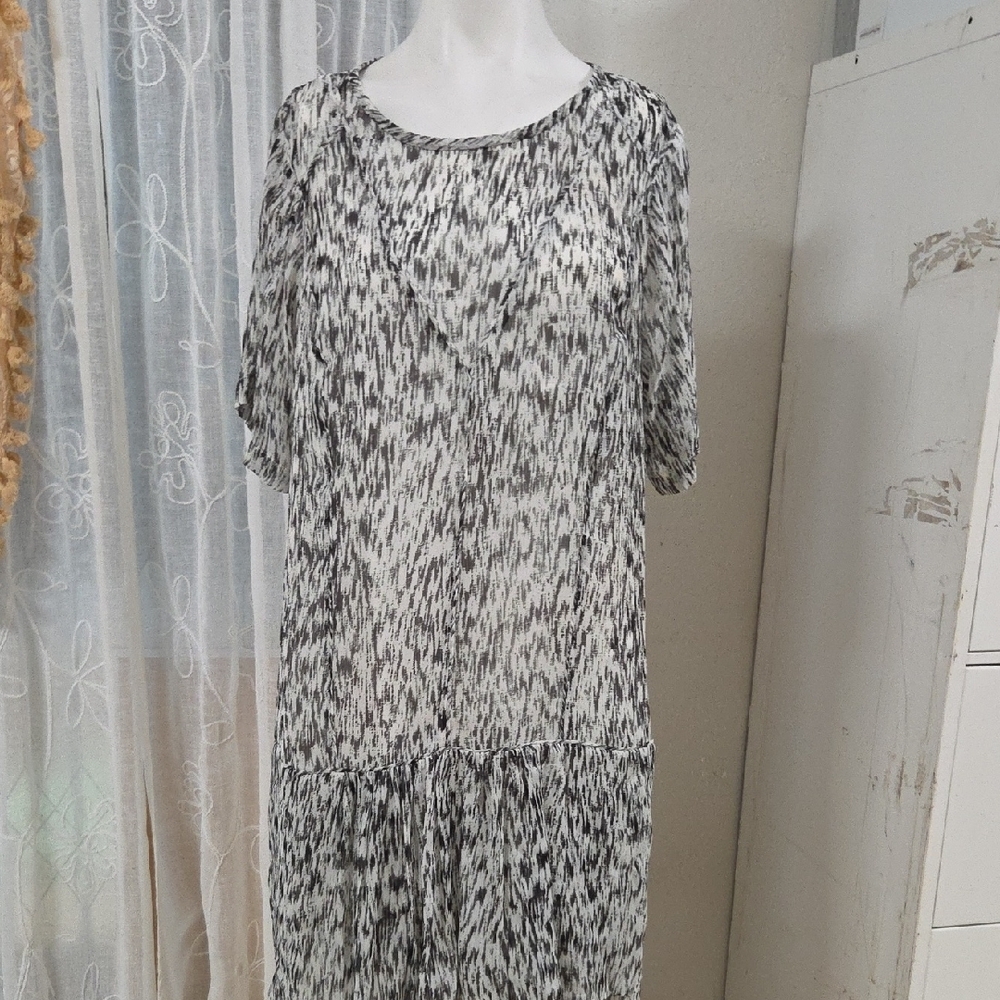 Two By Vince Camuto Monochrome Midi Dress Small Size